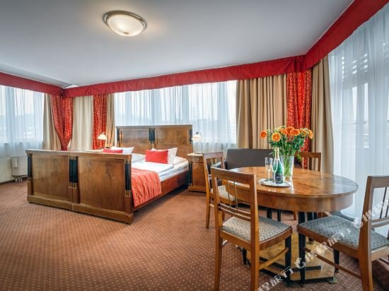 Фото Hotel Mucha