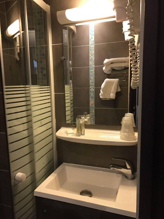 Фото Tipi Hôtel