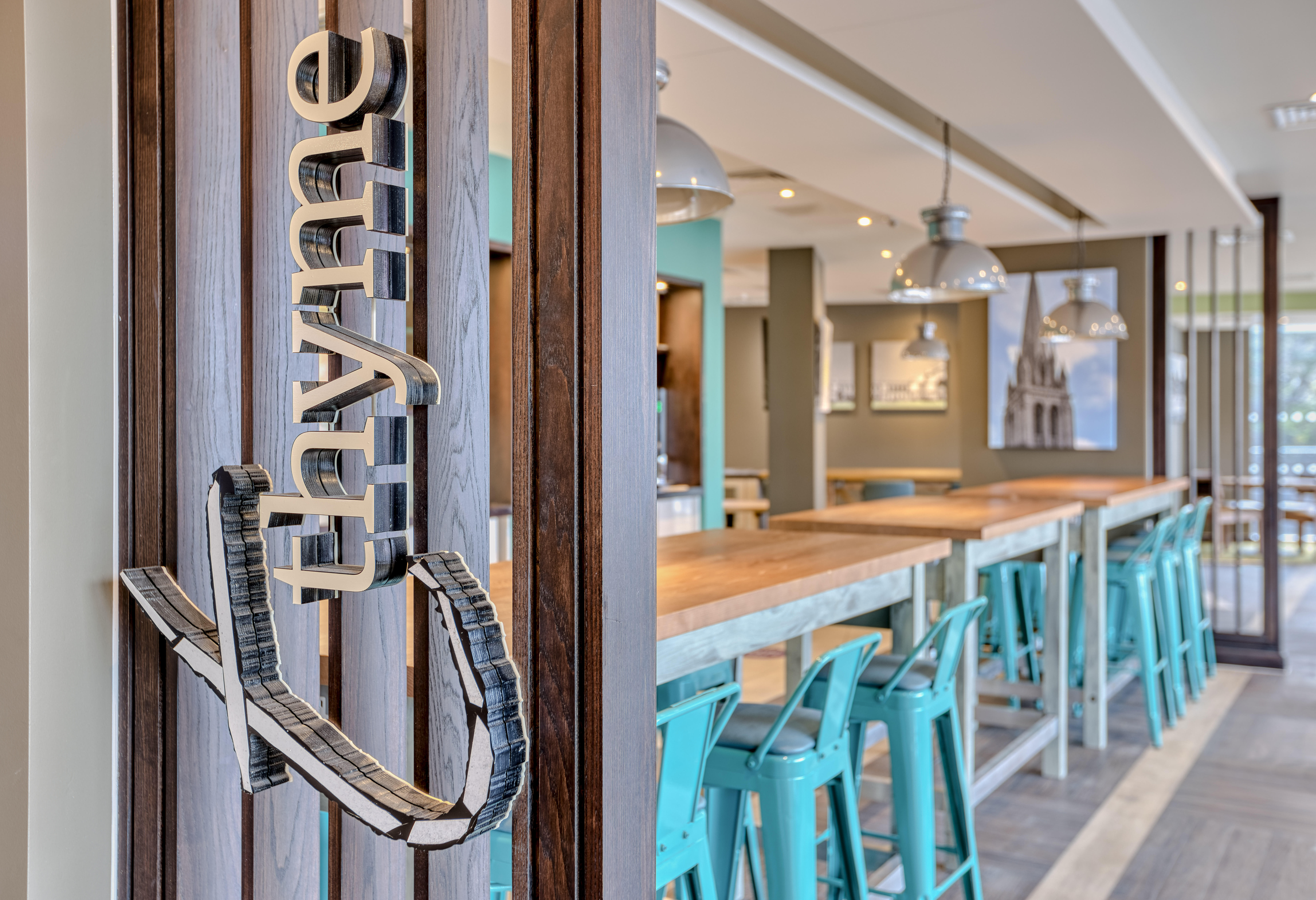 Фото Premier Inn London New Southgate Hotel