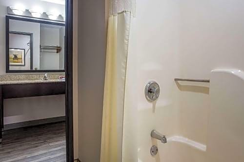 Фото Baymont by Wyndham Madison West/Middleton Wi West