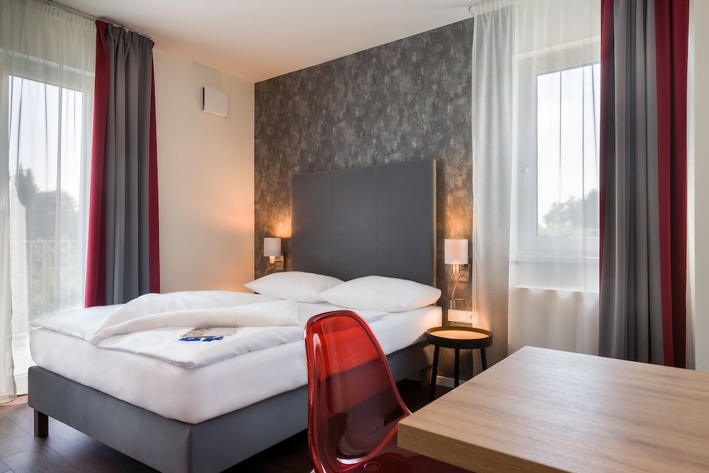 Фото Signature East Hotel Apartment