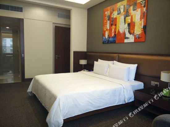 Фото The Gardens – A St. Giles Hotel & Residences