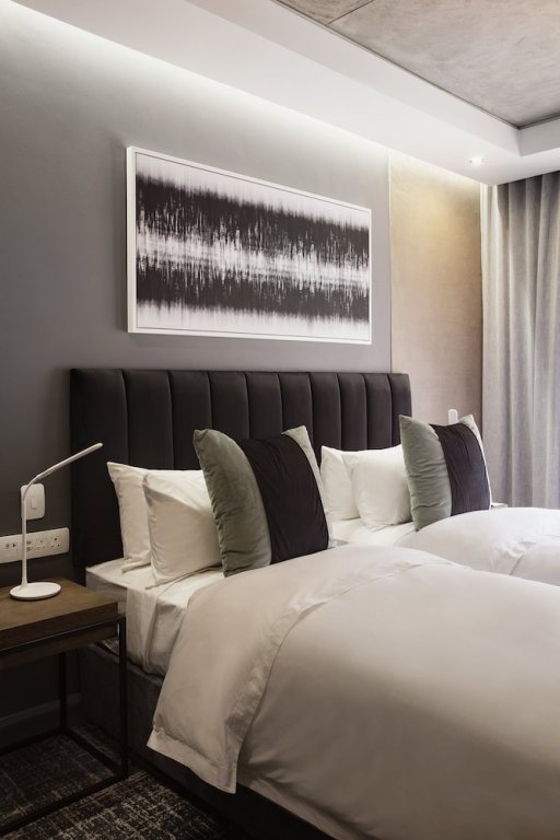 Фото The Capital Melrose