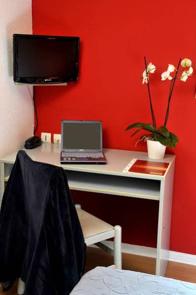 Фото Brit Hotel Confort Pau Lons