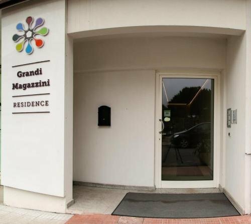 Внешний вид отеля Residence Grandi Magazzini в Нуоре, фото 3