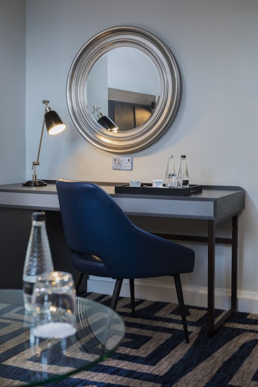 Фото The Queens Hotel