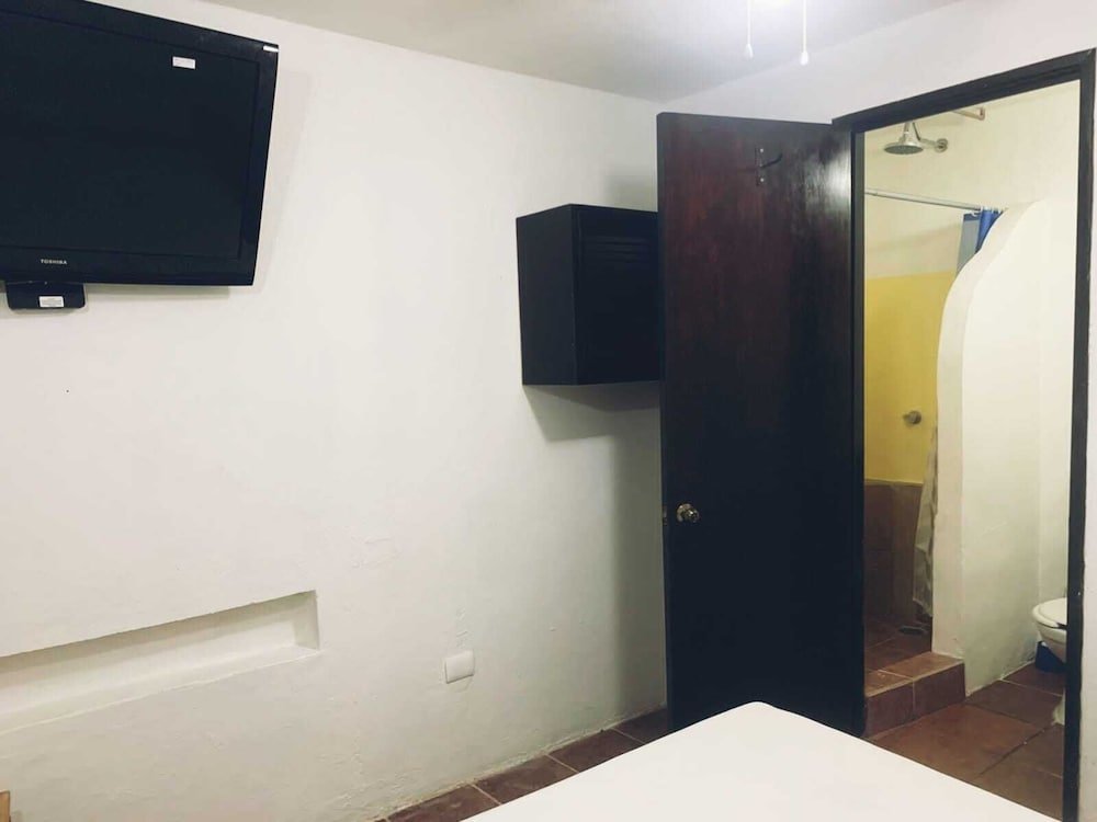 Фото Moonshine Hotel