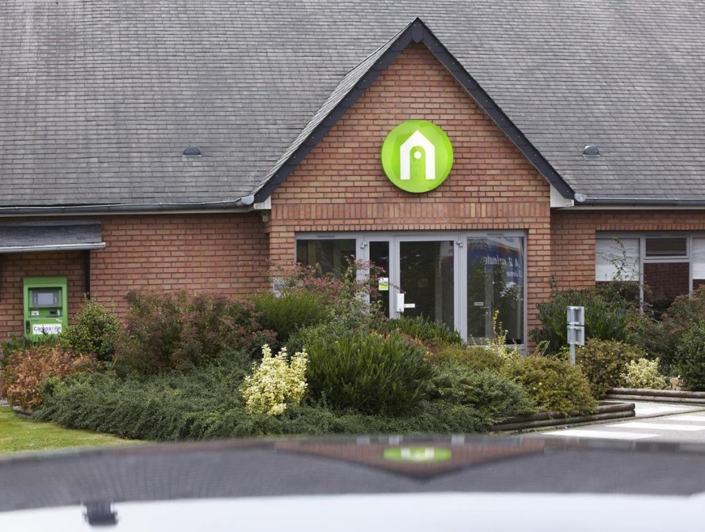 Фото отеля 1