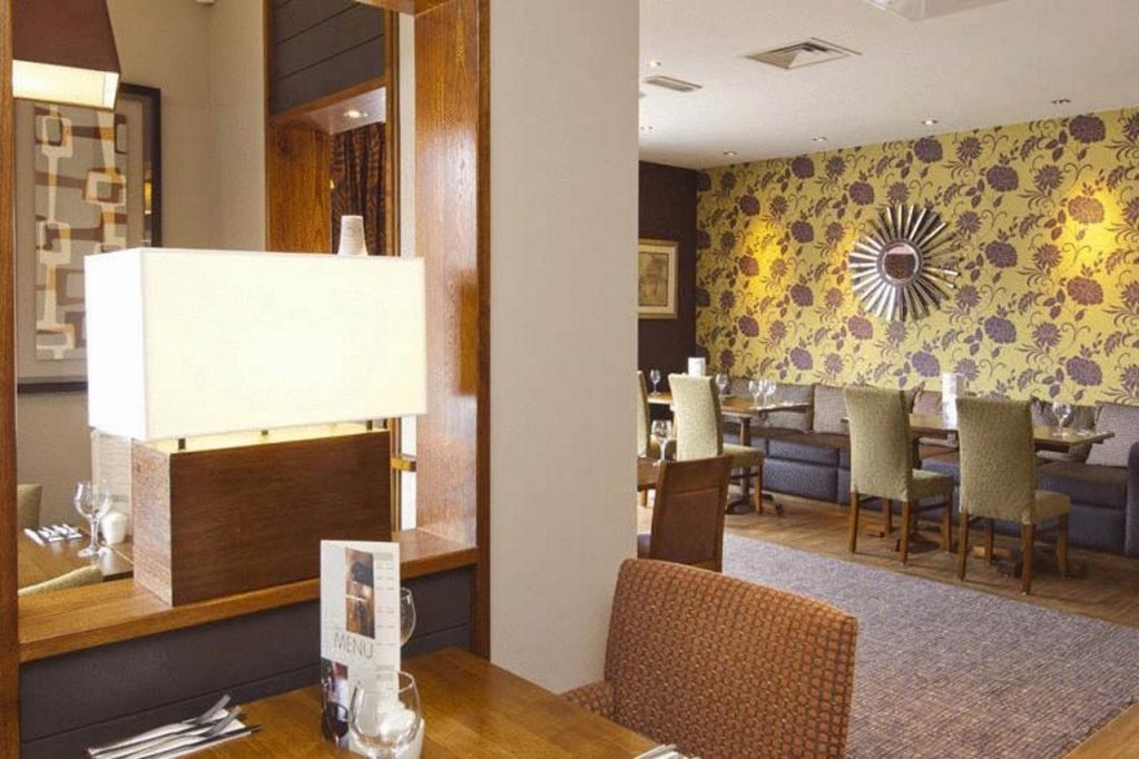 Фото Premier Inn Exeter Central St. Davids