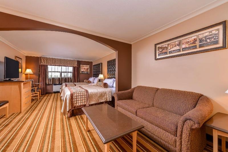Фото Best Western Marquis Inn & Suites