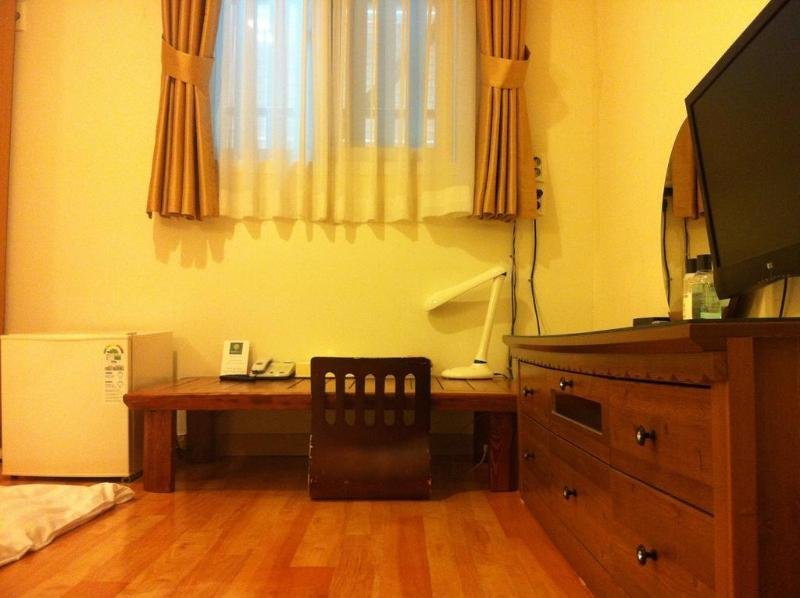 Фото Appletree Hotel