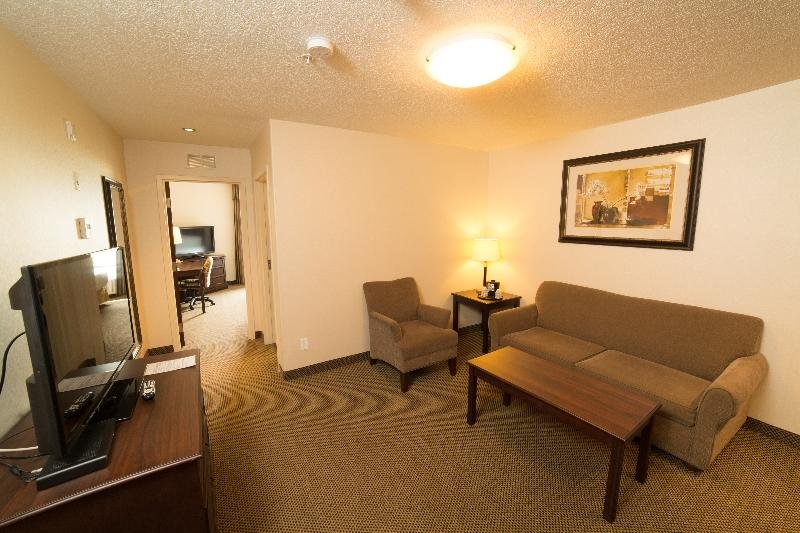 Фото Holiday Inn Express Hotel & Suites Whitecourt, an Ihg Hotel