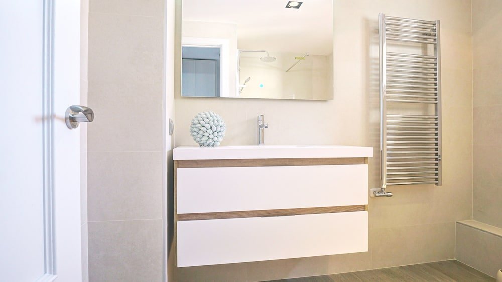 Фото Sitges Group Blue and White