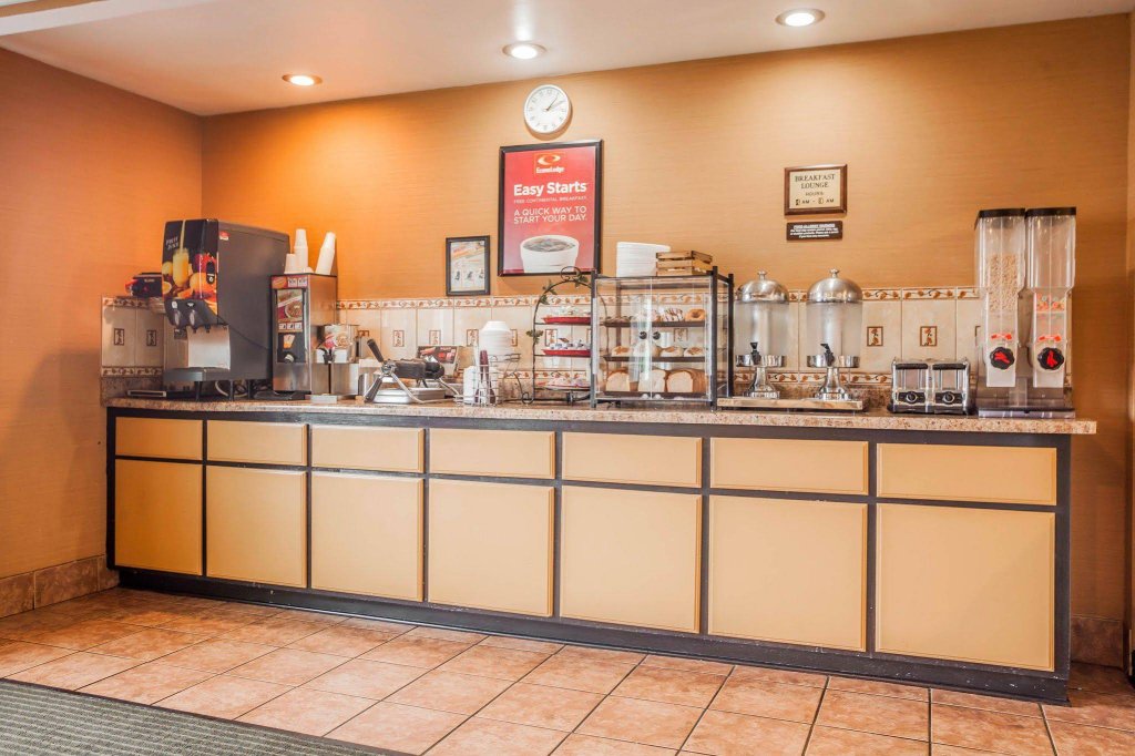 Фото Econo Lodge Milwaukee Airport