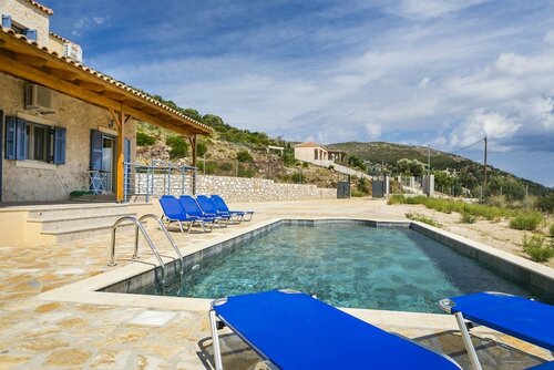 Гостиница Villa Ratzakli in the Outskirts of Skala