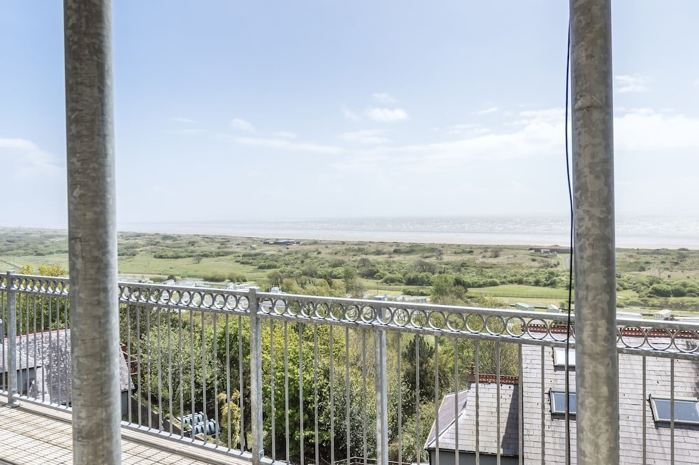 Фото Dunes End - 2 Bedroom Apartment - Pendine