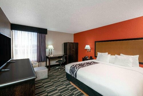 Гостиница La Quinta Inn & Suites by Wyndham Memphis Airport Graceland