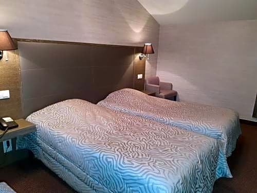 Фото Logis Hôtel de la Croix d'Or