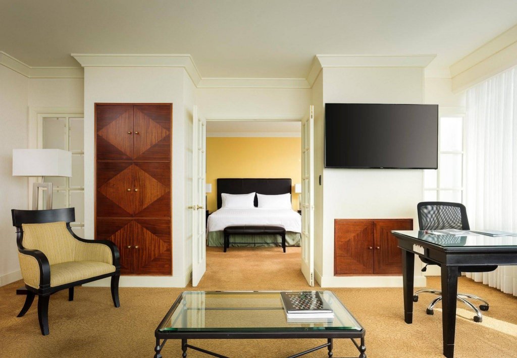 Фото Hostal El Grial