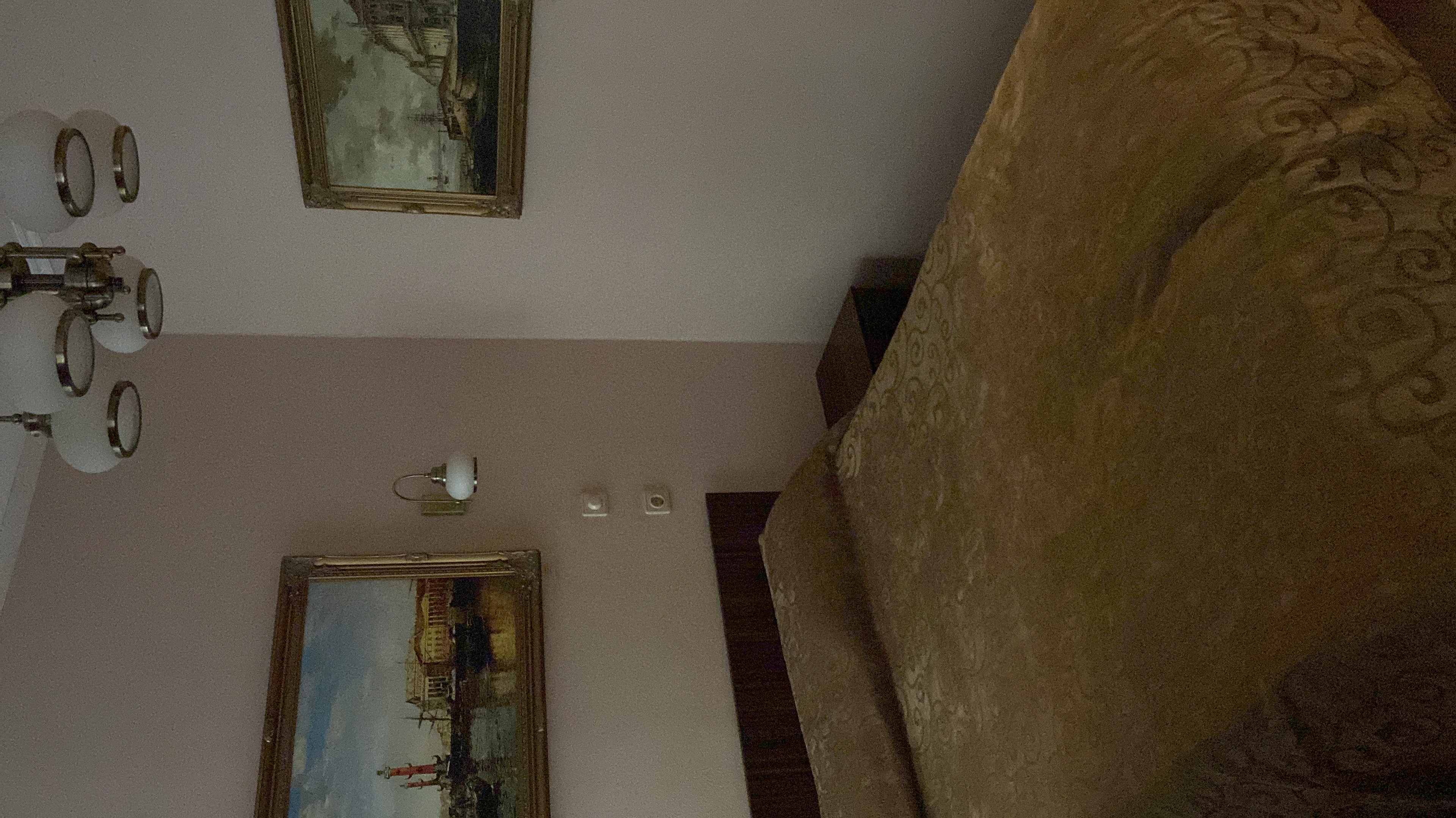 Фото Капитель