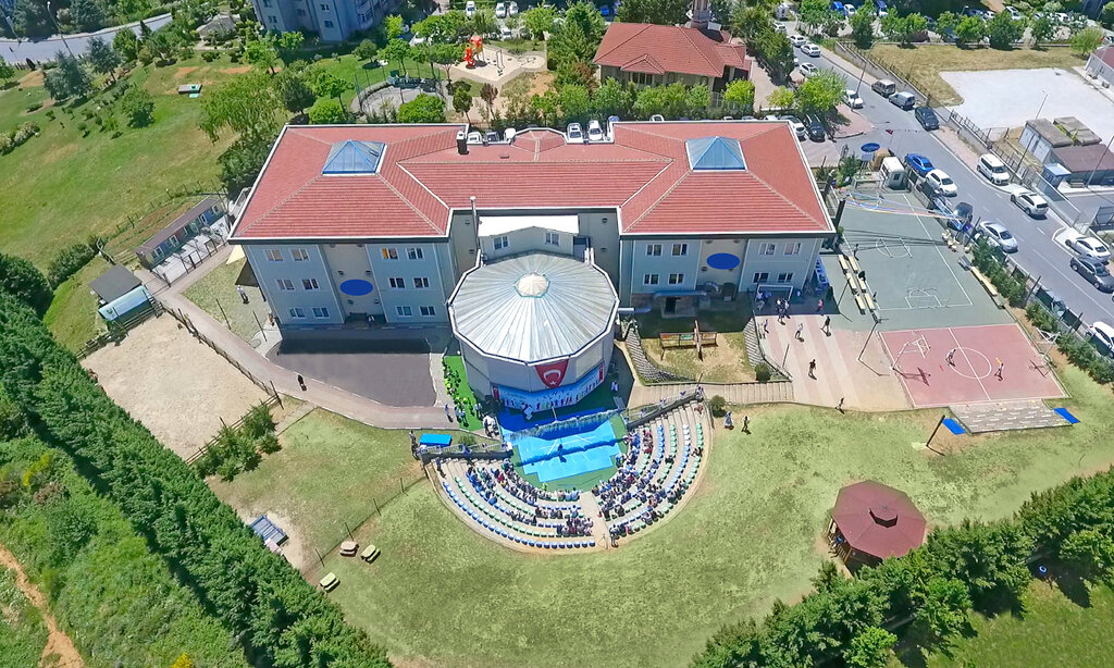 تعليم ثانوي Sadik Yamanoglu Anatolian and Science High School ، اسطنبول، صورة