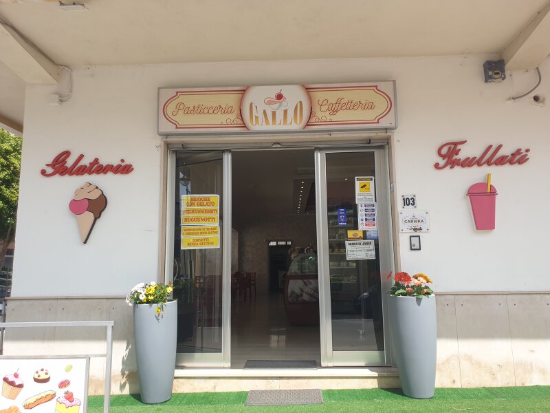 Bakery Pasticceria Bar Gelateria Gallo, Calabria, photo