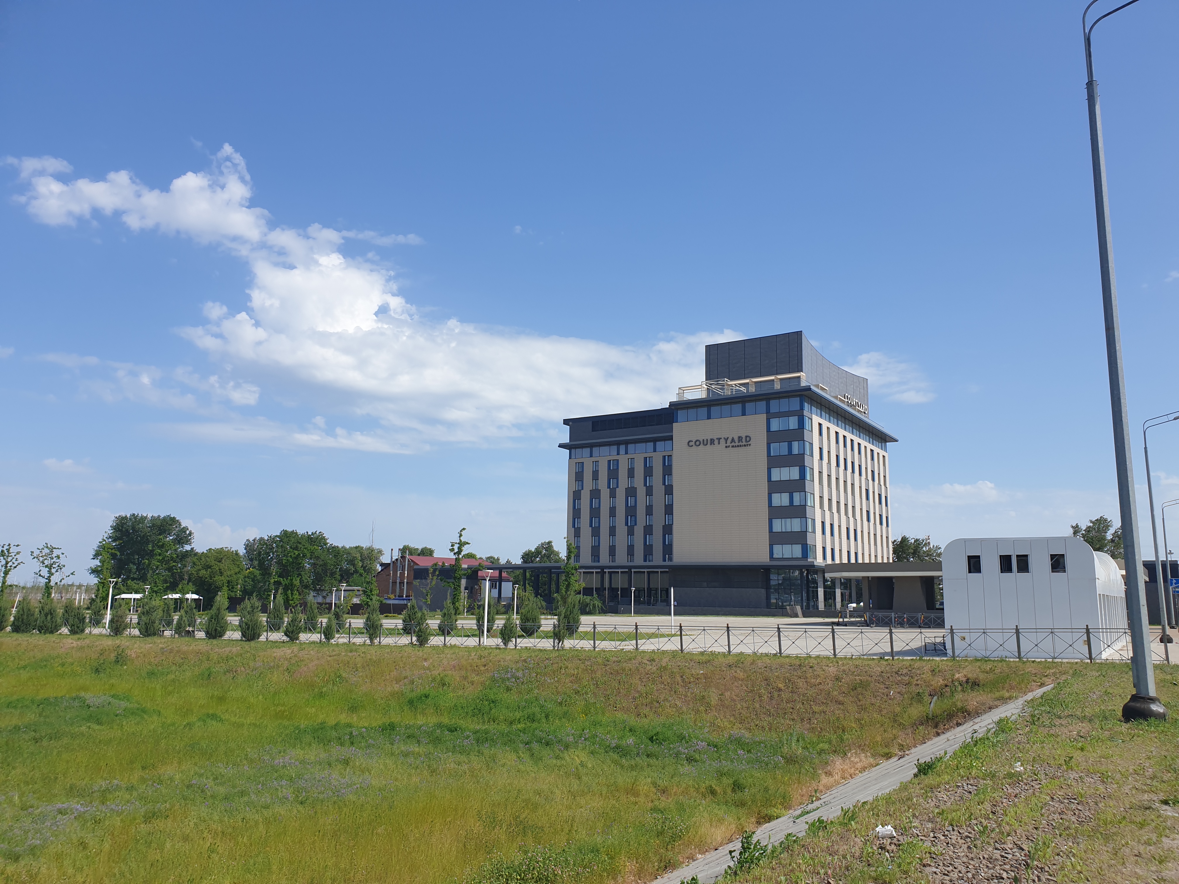 Фото Кортъярд