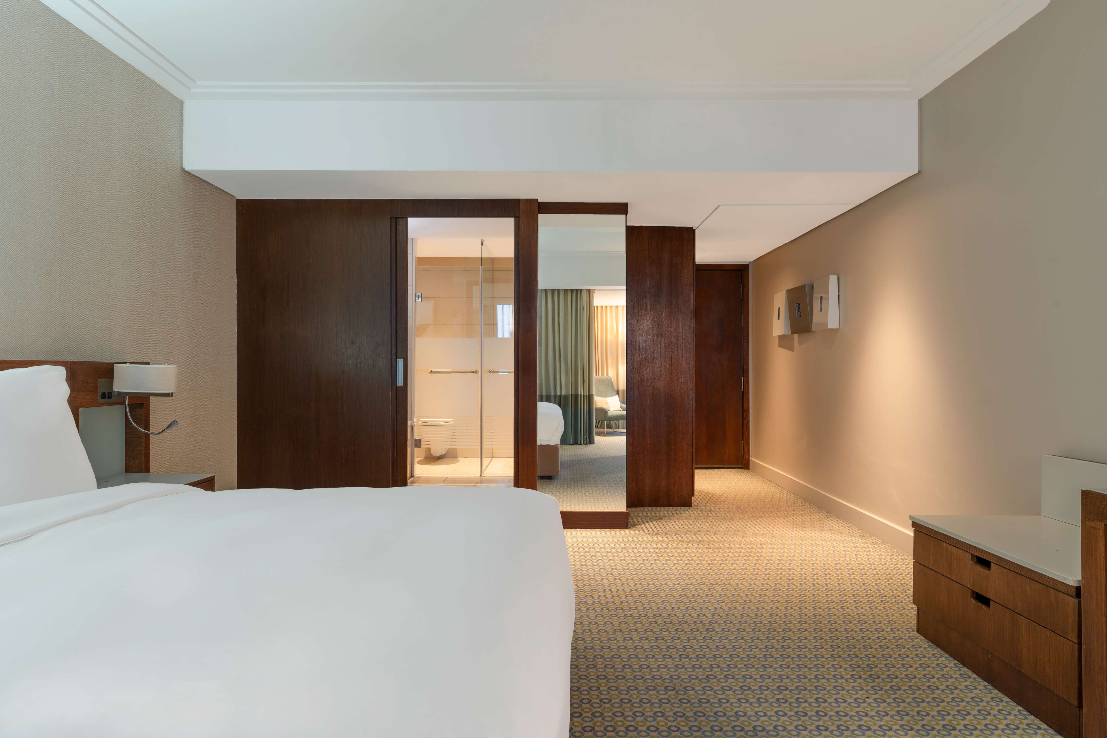 Фото Radisson Blu Gautrain Hotel, Sandton Johannesburg