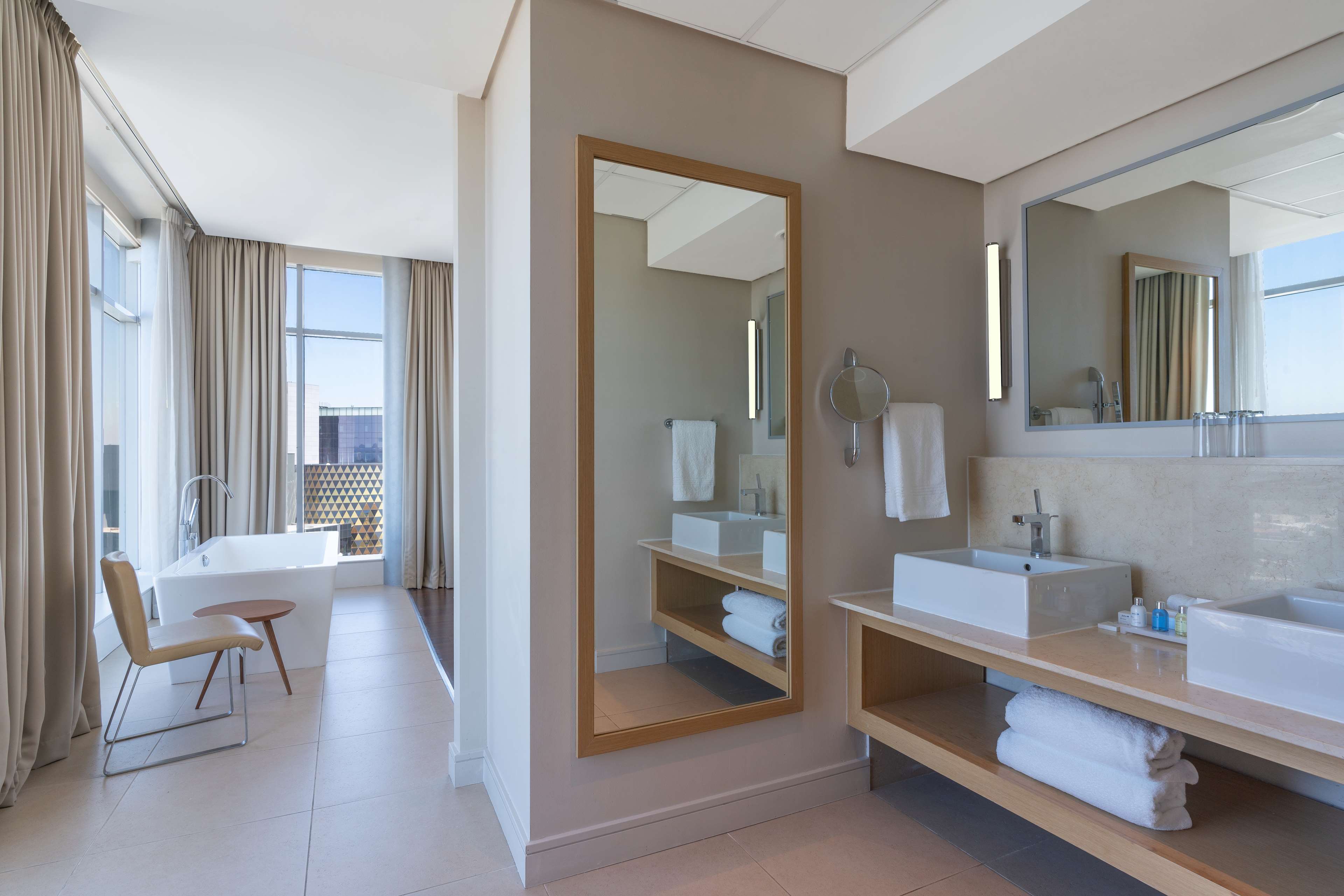 Фото Radisson Blu Gautrain Hotel, Sandton Johannesburg