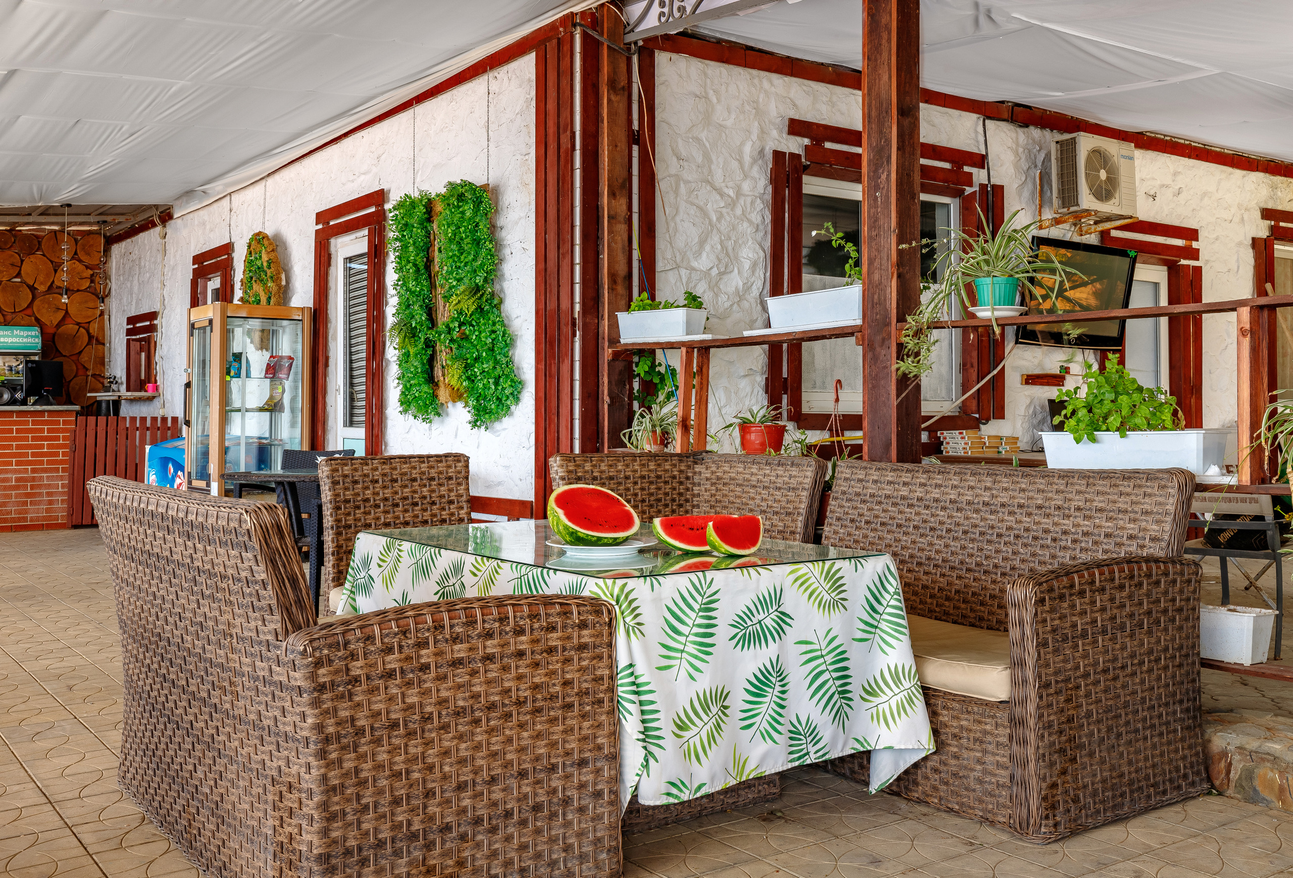 Фото отеля 2