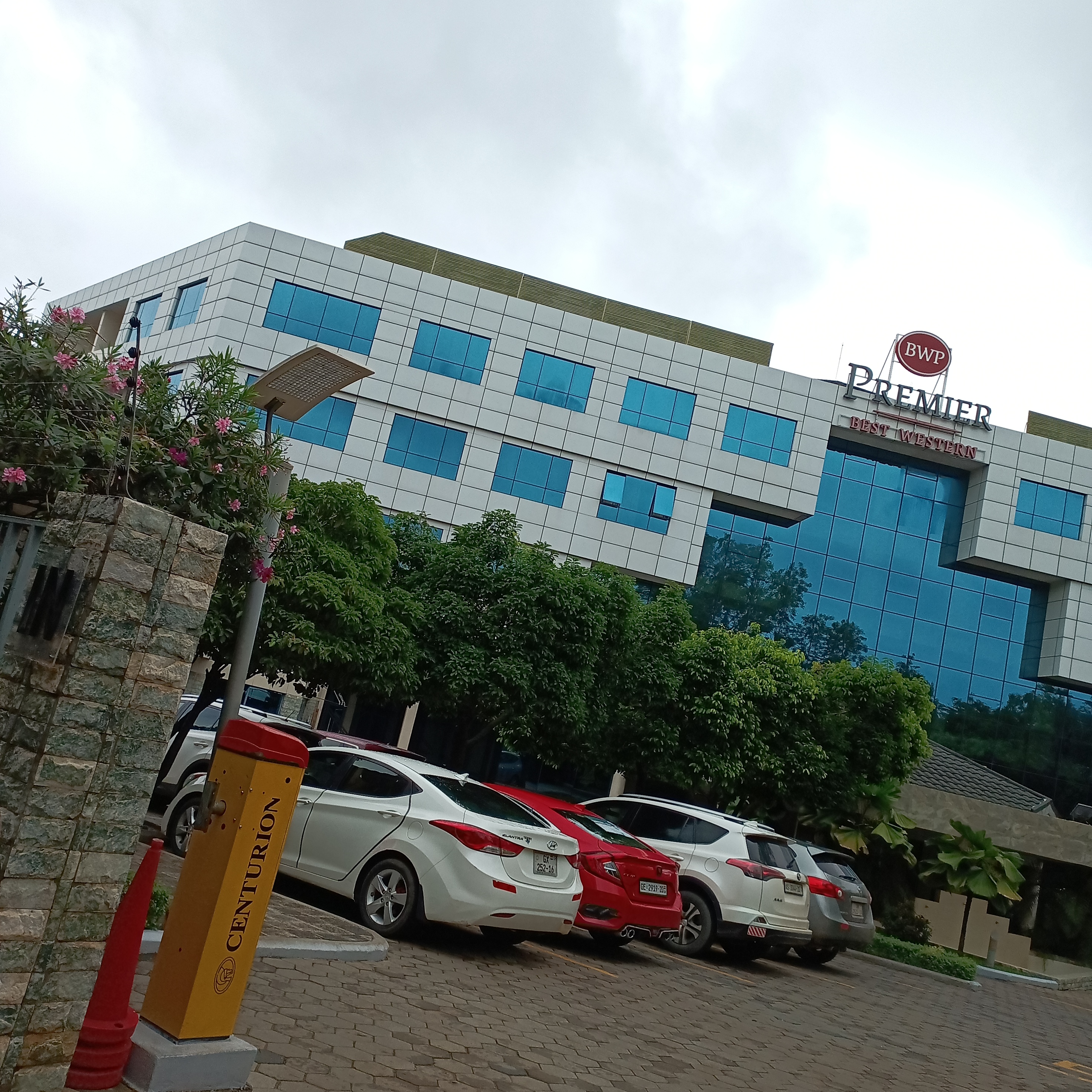 Фото Best Western Premier Accra Airport Hotel