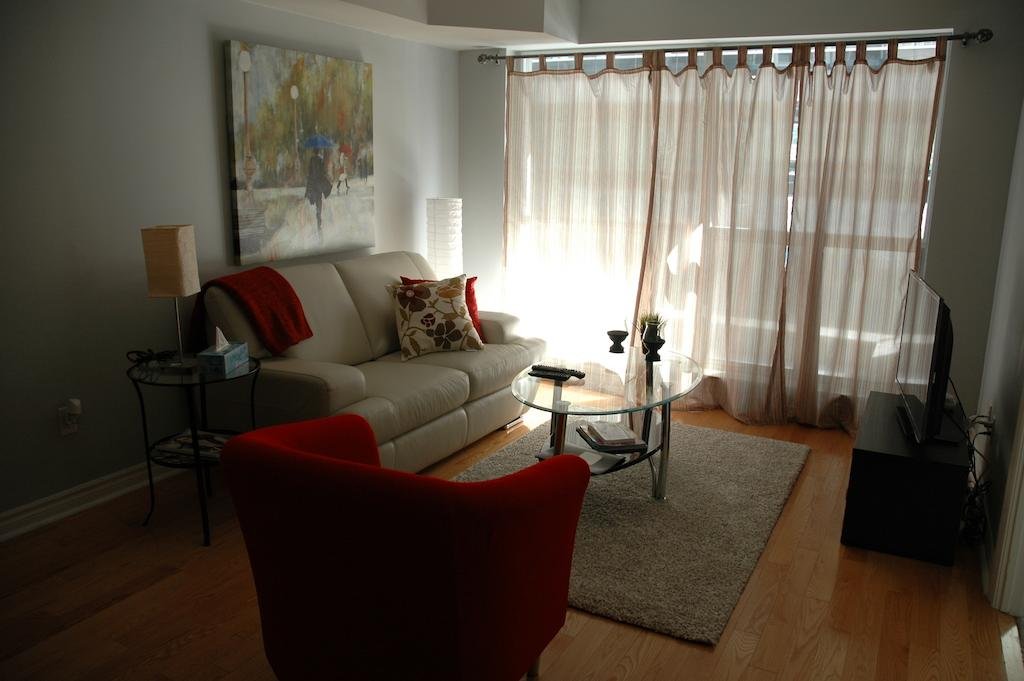 Фото Livingsuites Toronto