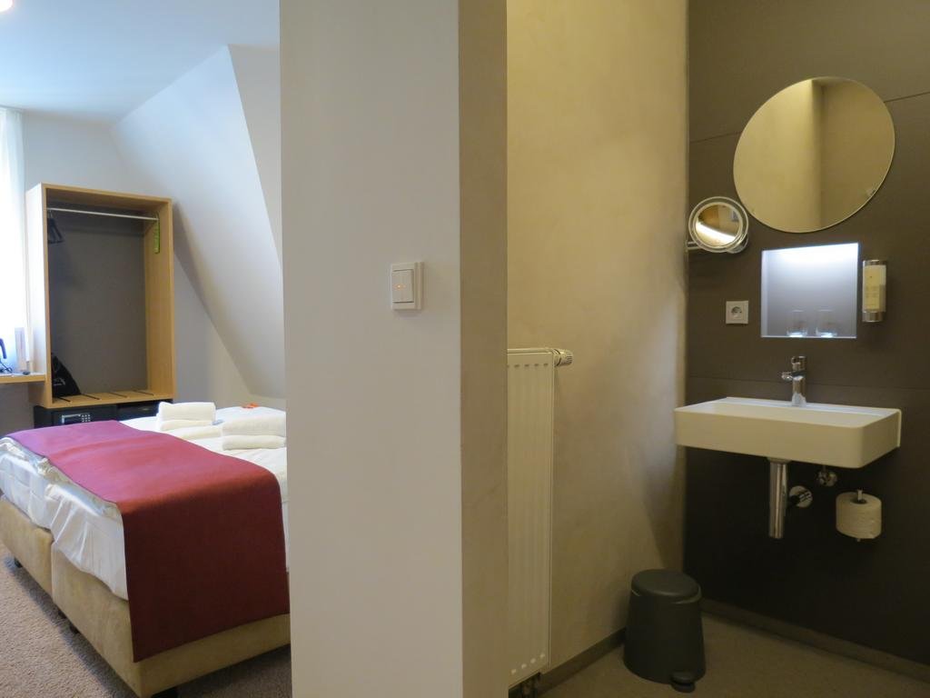 Фото Hotel Neuthor