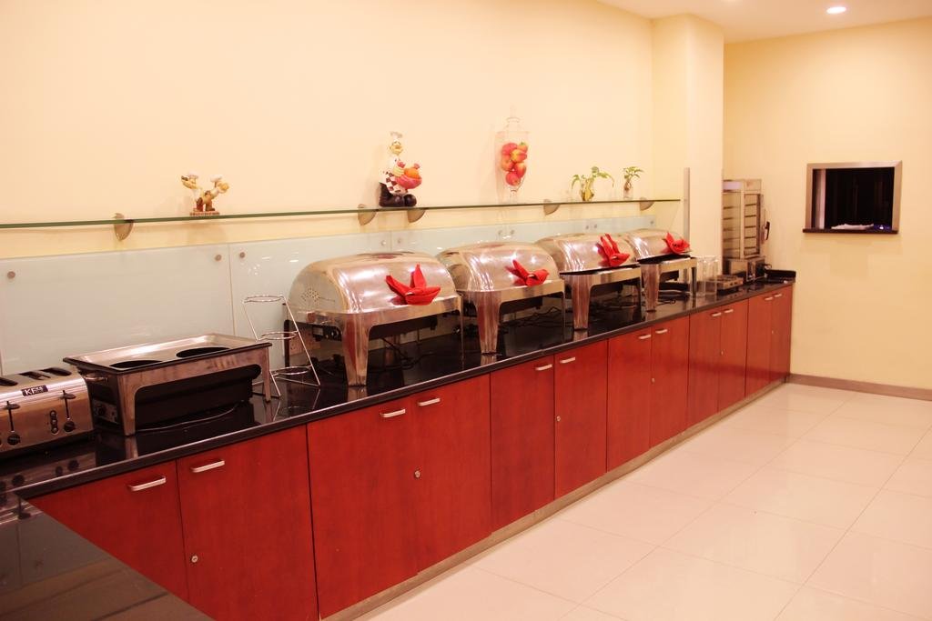 Фото Hanting Express Xuchang Trainstation