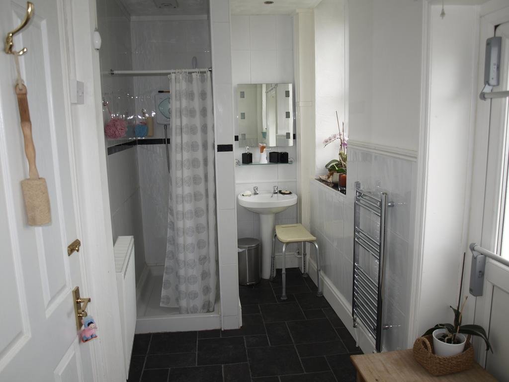 Фото Holyhead Lodge