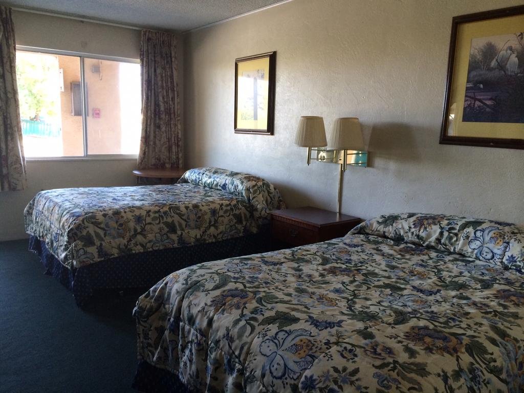 Фото Townhouse Motel