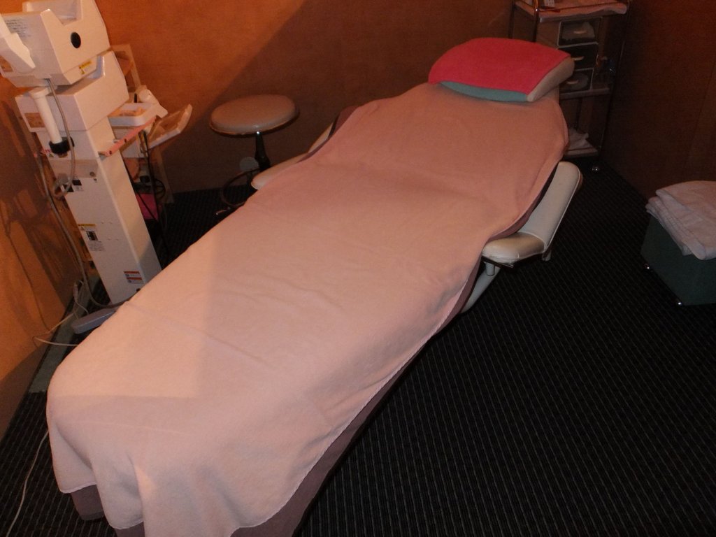 Фото Capsule Hotel Wellbe Sakae - Caters to Men