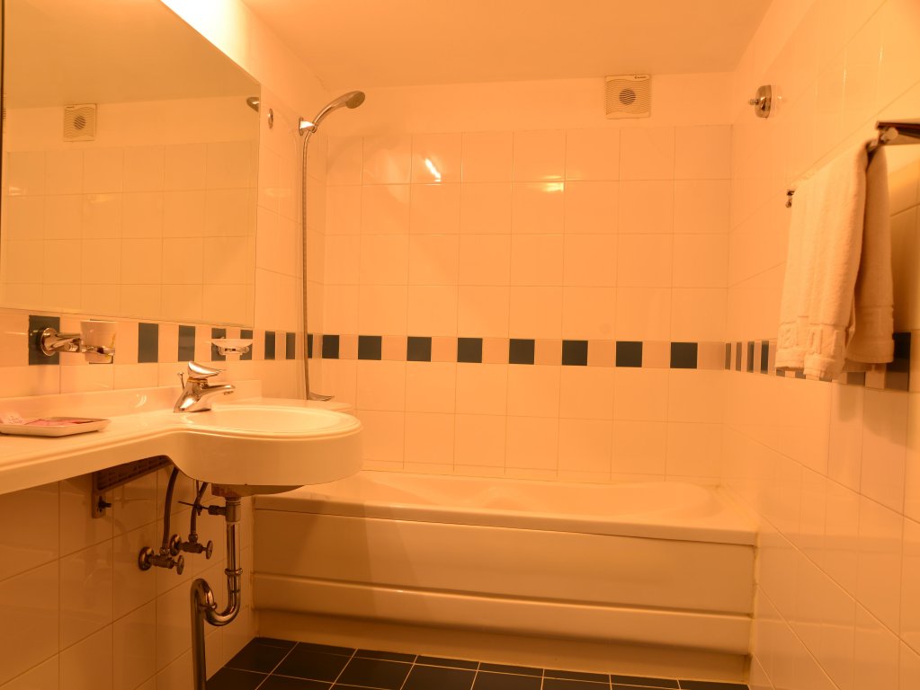 Фото New Korea Hotel