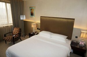 Imperial Traders Elong Hotel (Guangdong Province, Guangzhou, Guangzhou Middle Ave), hotel