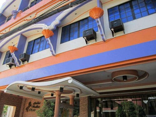 Гостиница Golden Stallion Suites в Кагаян-де-Оро
