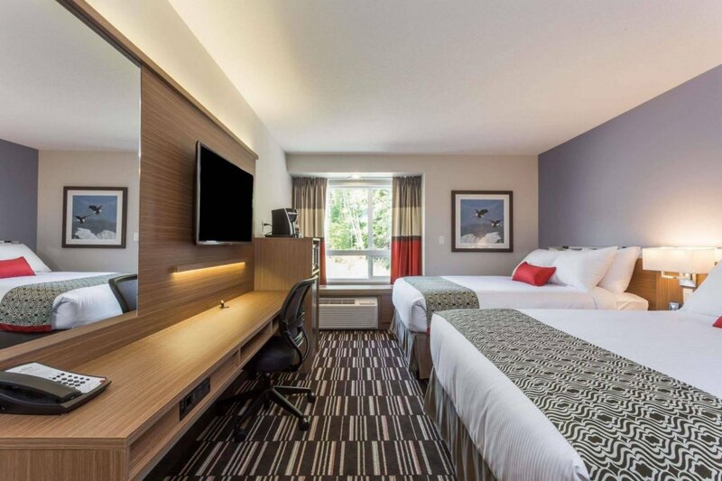 Гостиница Microtel Inn & Suites by Wyndham Kitimat