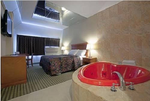 Фото Americas Best Value Inn - Brooklyn/Linden Blvd