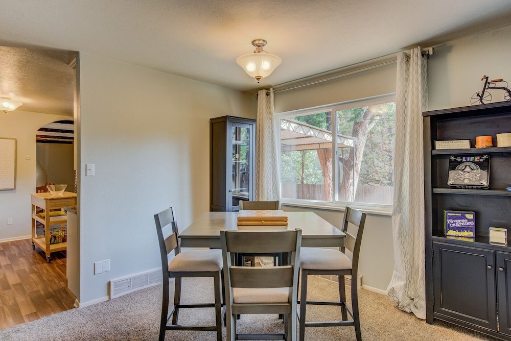 Фото 5br Garden of the Gods is Across the Street!