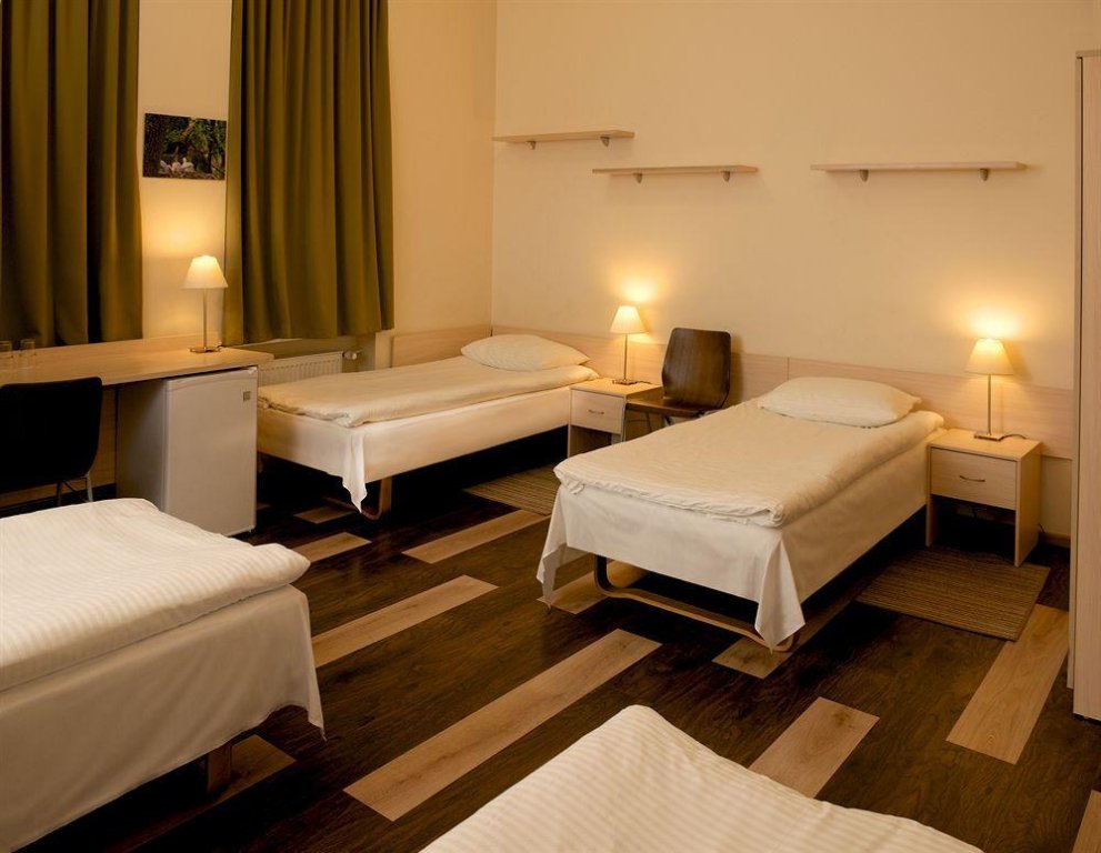 Фото Corner Hotel