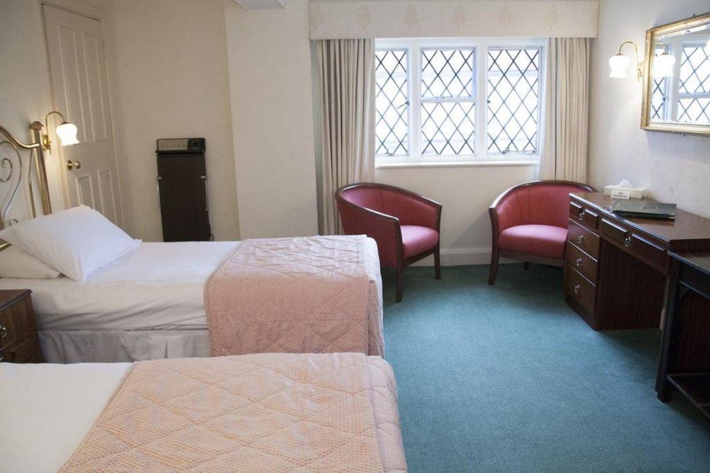 Фото Shillingford Bridge Hotel