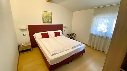 Фото Casteluce Hotel Funivie Pinzolo