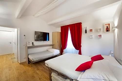 Фото Daphne Guest Hause