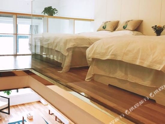 Фото The Roost Hotel