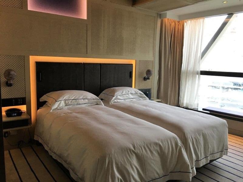 Фото The Emperor Hotel