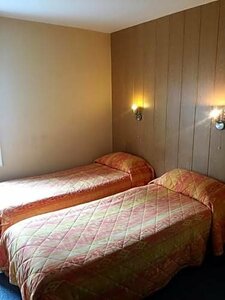 Fasthôtel Paris Ouest - Plaisir (Rue Claude Chappe, 16), hotel
